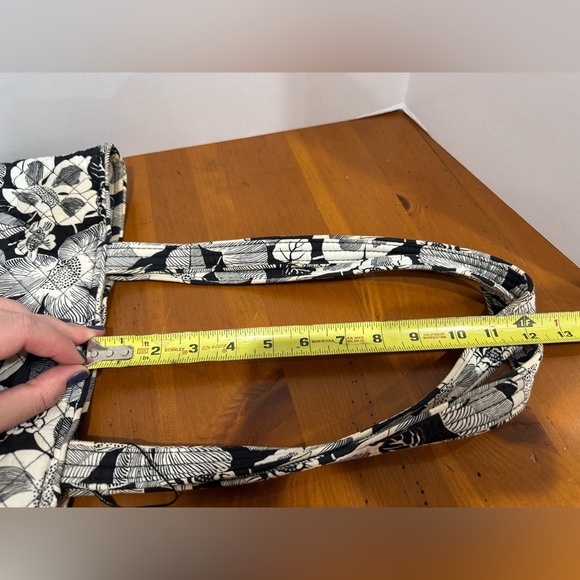 Vera Bradley tote bag black and cream floral quilted pattern - Picture 7 of 9